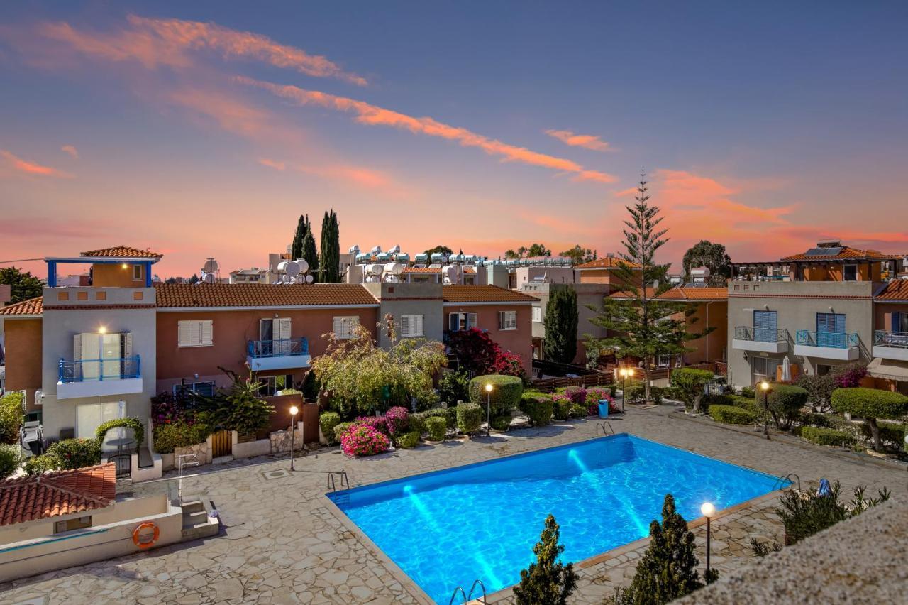 Antonia'S Palace Rooftop Jacuzzi Stunning View Paphos ภายนอก รูปภาพ